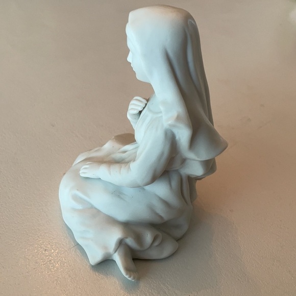 Mary Figure Avon Nativity Collectables 1981 - Picture 8 of 16